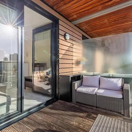 With Stunning Views Apartment *