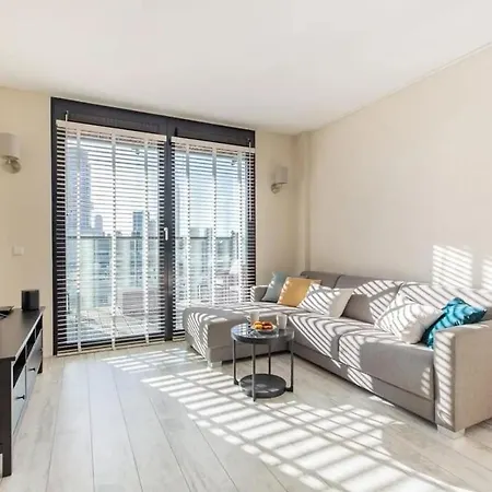 With Stunning Views Apartment *